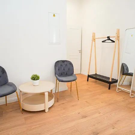 Stunning With Bacolny In Center Apartman