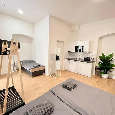 Stunning With Bacolny In Center Apartman *